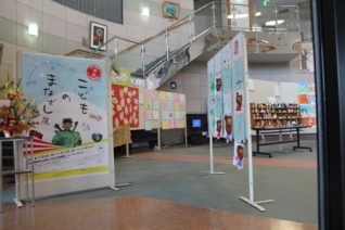 展覧会風景正面1.jpg